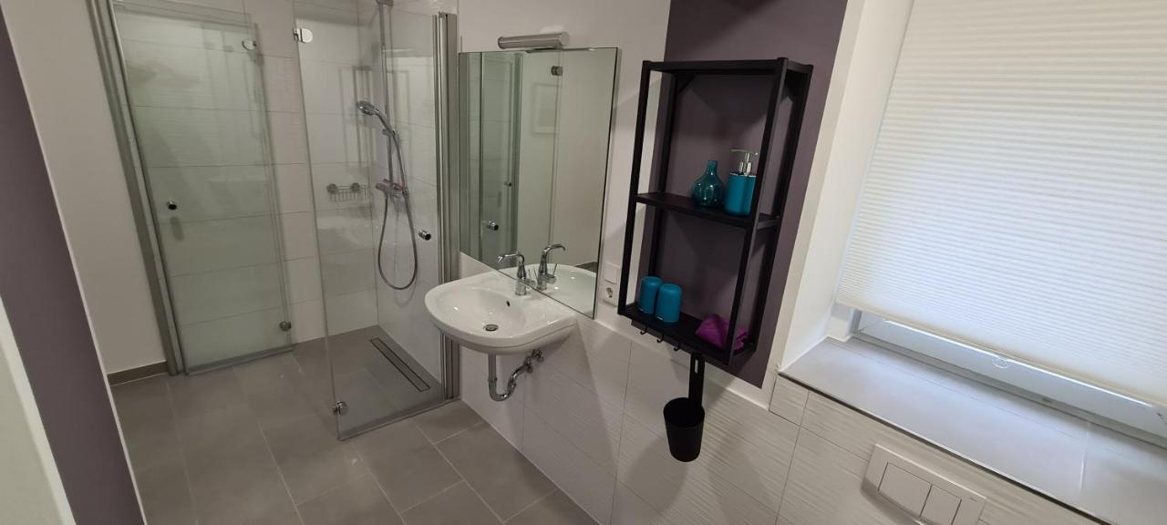Appartement Lavendel, Ferienwohnung Mit Eigenem Eingang Wie Ein Kleines Haus Bad Salzuflen Exterior foto