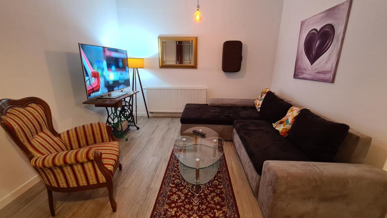 Appartement Lavendel, Ferienwohnung Mit Eigenem Eingang Wie Ein Kleines Haus Bad Salzuflen Exterior foto